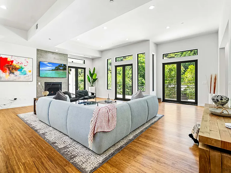1846 Franklin Canyon Dr — Photo 14