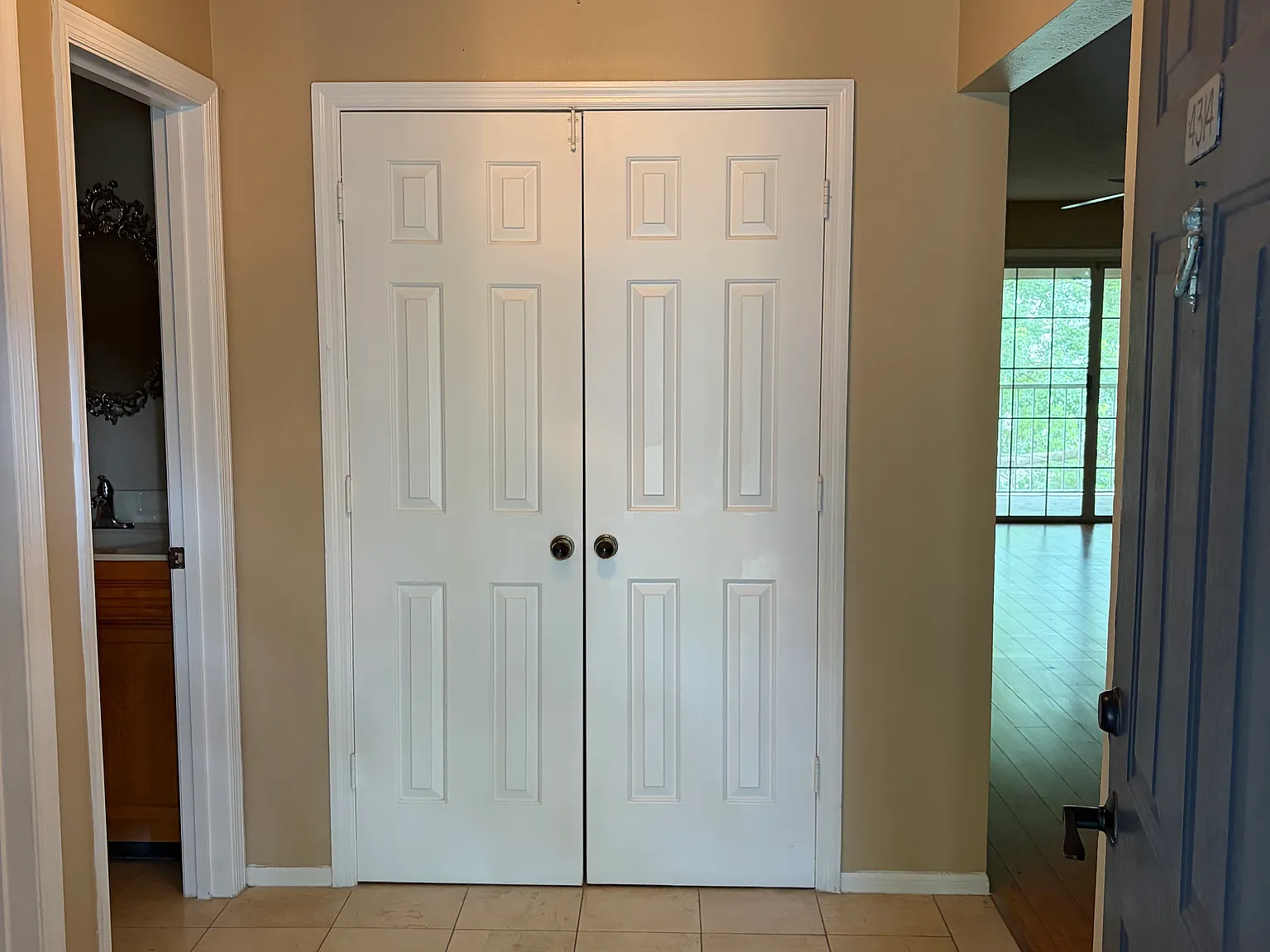 2 bed, 2.5 bath, 1365 sqft, $1,700 — Photo 2