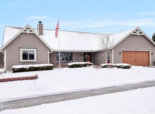 1019 Hazelwood Ct, West Bend, WI 53095