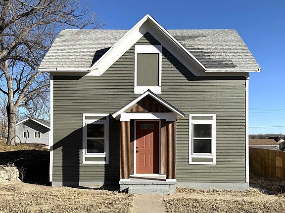 2nd image of 908 B St
