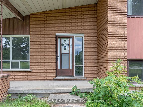 3rd image of 321 Warrington Rd