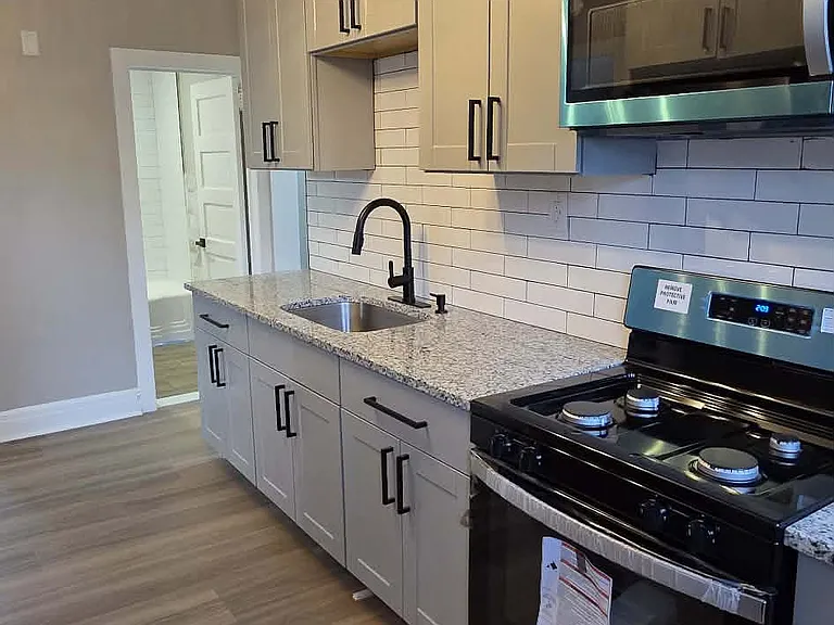 265 Fairview Ave — Photo 2