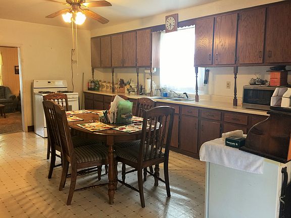 Large eat-in kitchen