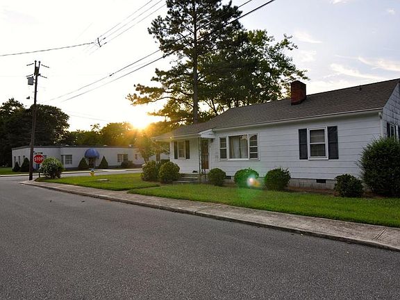 3rd image of 13 E Dukes Street Ext