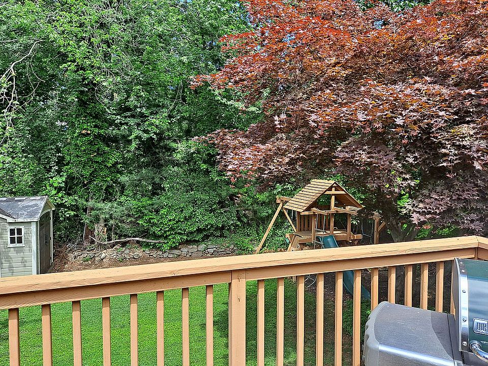 2nd image of 3 Southwind Dr