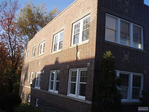 2nd image of 284 Broad Ave #2