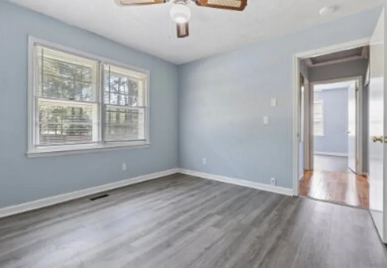 1708 N Poplar St — Photo 16