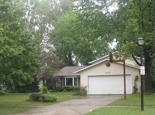 247 Commodore Cir, Elyria, OH 44035