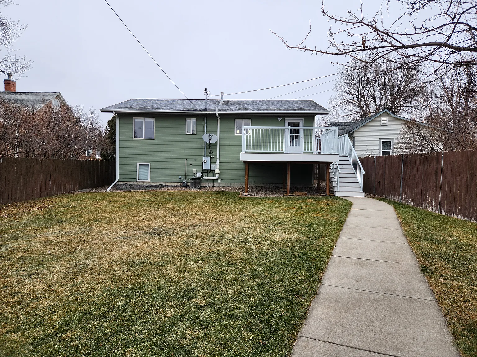 4 bed, 2016 sqft, $2,400 — Photo 3