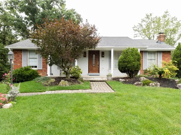 419 Oxford Dr, Greensburg, PA 15601