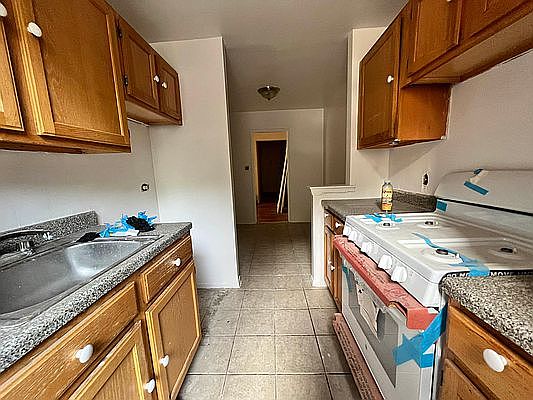 4th image of 47 Hamilton Ave #7