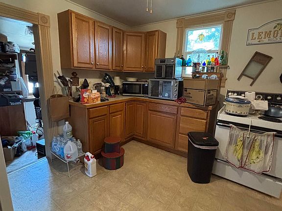 4th image of 1105 Exchange St