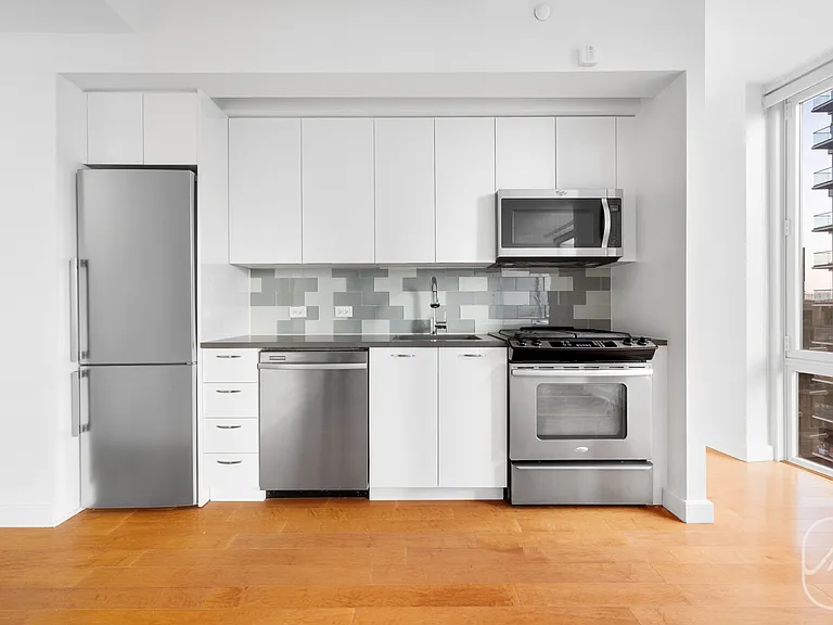 80 Dekalb Ave #26L — Photo 5