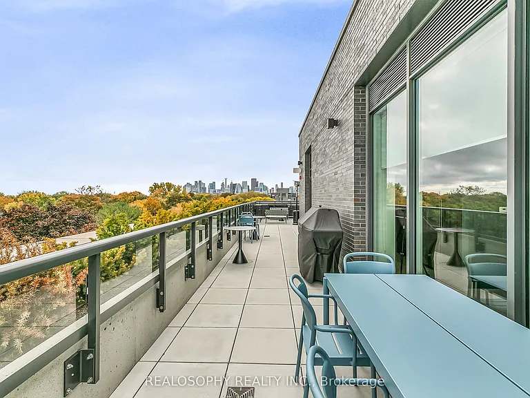 115 Larchmount Ave #210 — Photo 20