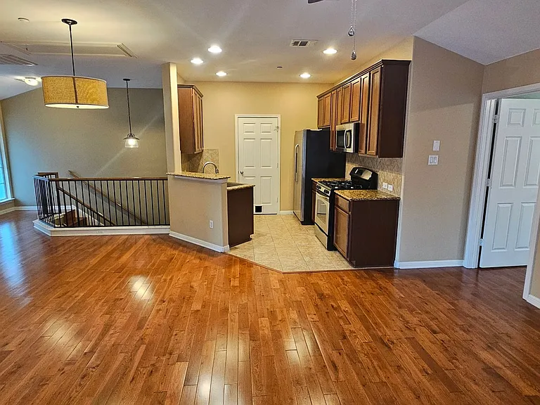 1310 W Parmer Ln #1701 — Photo 8