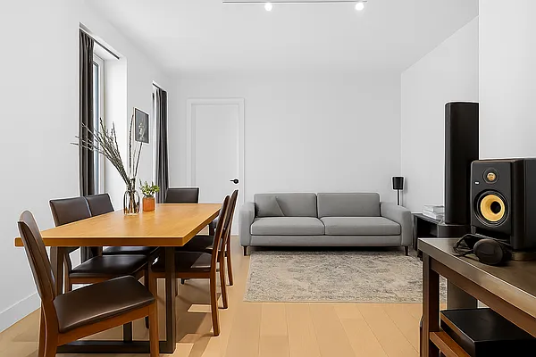 Rented by Realmart Realty LLC | media 8