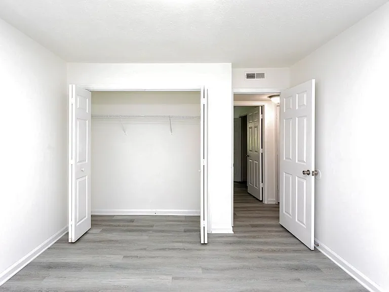 Covington Square Townhomes — Photo 13