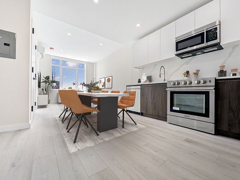 1st image of 388 Vernon Ave #404