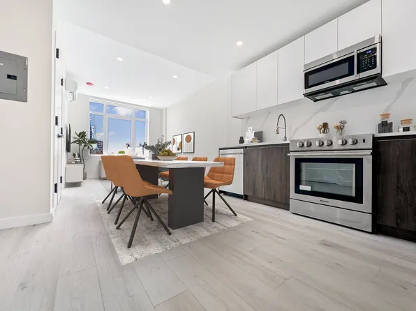 388 Vernon Avenue image 1 of 17
