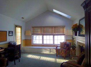 509 Lake Ct, Wauconda, IL 60084
