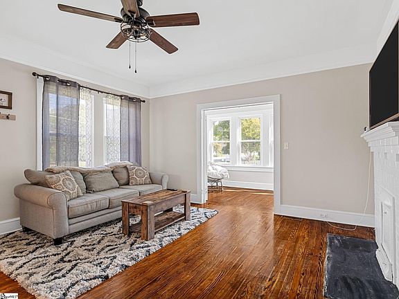 5th image of 353 E Georgia St