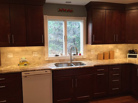 5th image of 54 Pennicott Cir