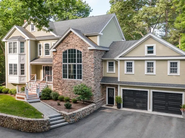 75 Popes Ln, Hingham, MA 02043