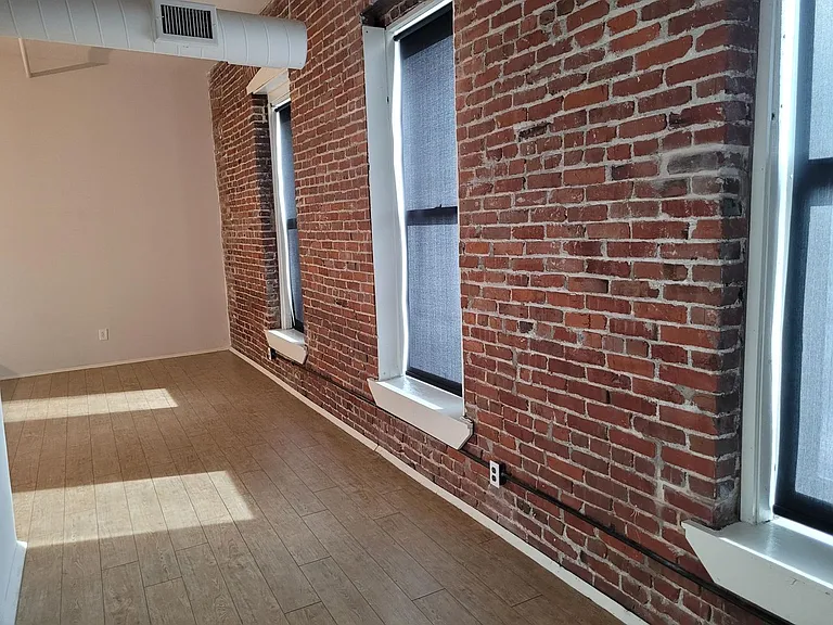 Delaware Lofts — Photo 29