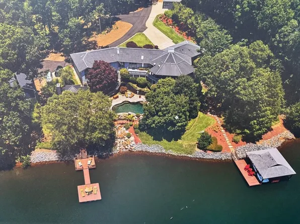 5 Odom Dr, Hamilton, GA 31811