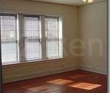 3rd image of 1320 Chicago Ave APT 1D