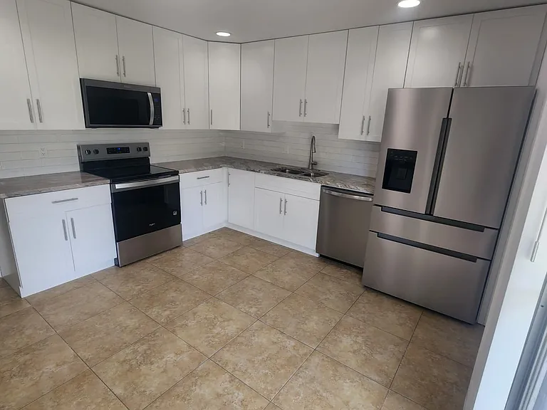 704 Whippoorwill Dr — Photo 13