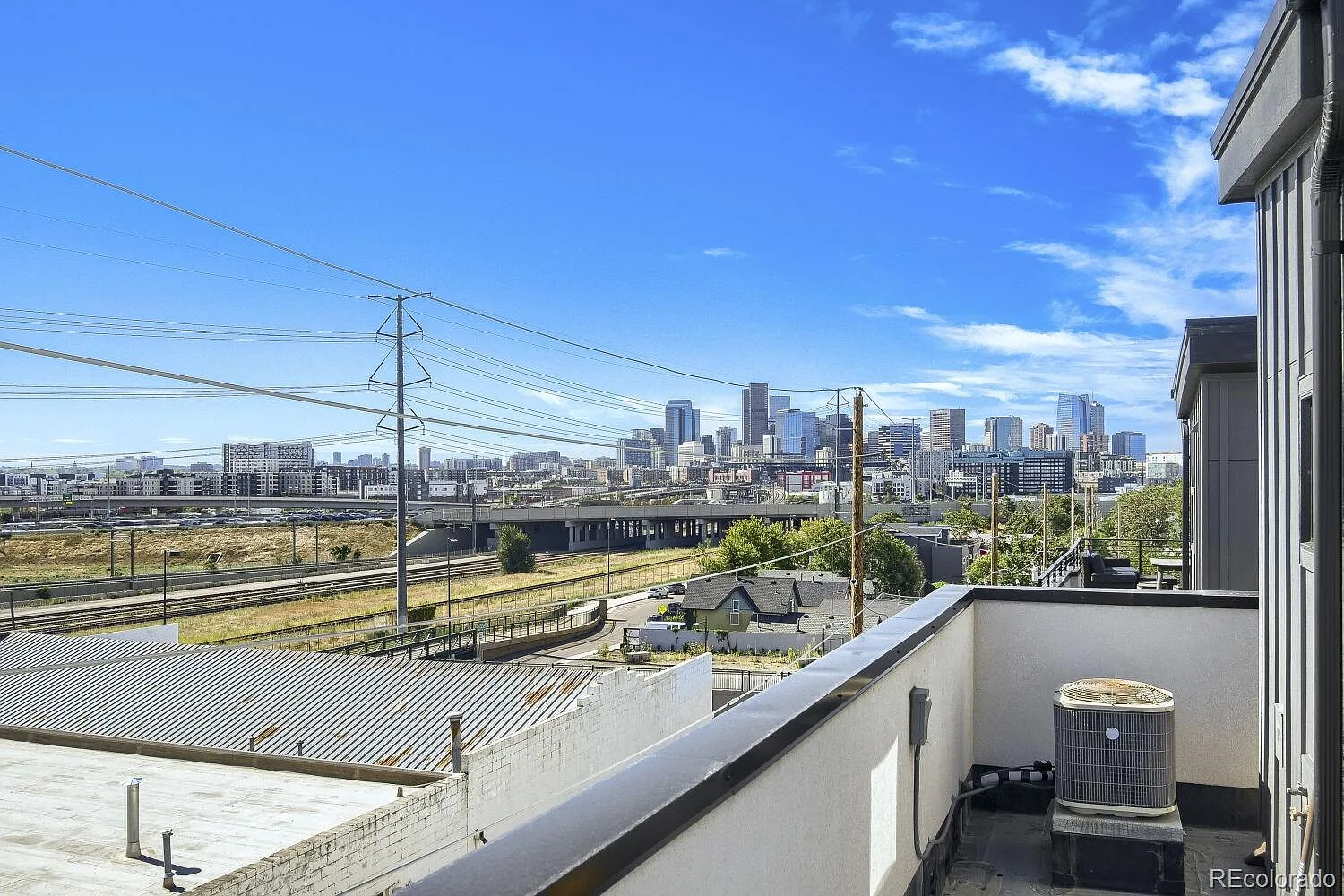 3 bed, 1357 sqft, $3,250 — Photo 1