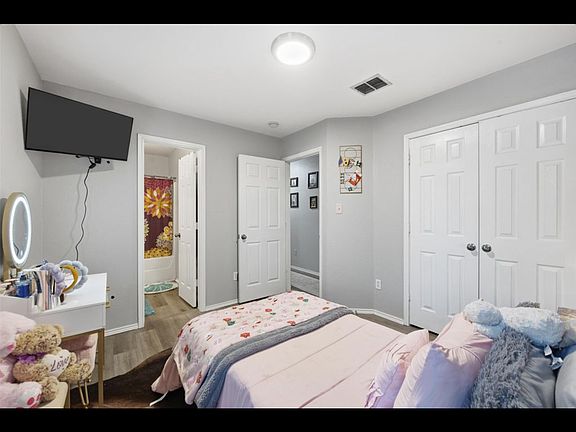 5th image of 5728 Giddyup Ln