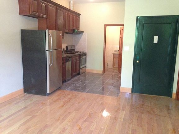 3rd image of 2272 2nd Ave #2AA