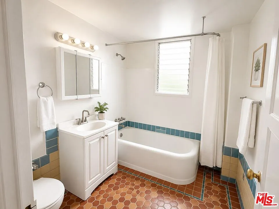 Studio, 1.0 bath, $1,275 — Photo 3