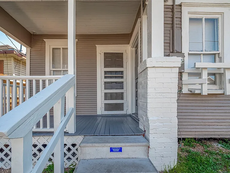 2611 Tierwester St — Photo 3