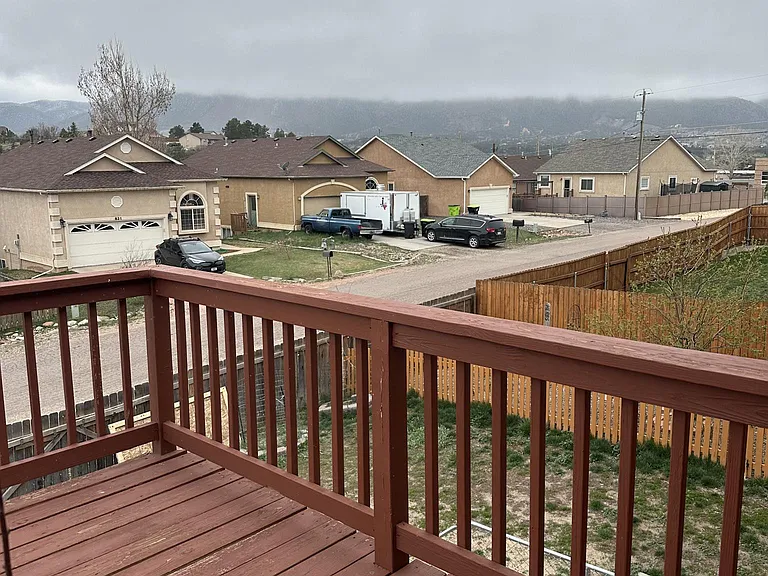 821 Circle Dr — Photo 4