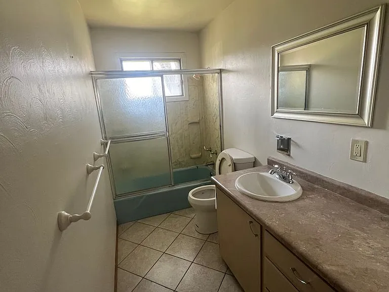 2231 Wickham Ave — Photo 6