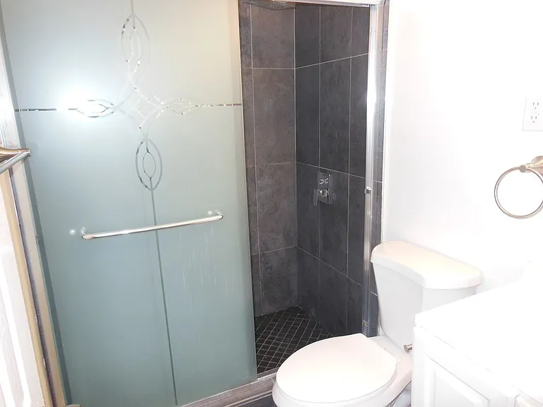 135 S Verdugo Rd #D — Photo 8