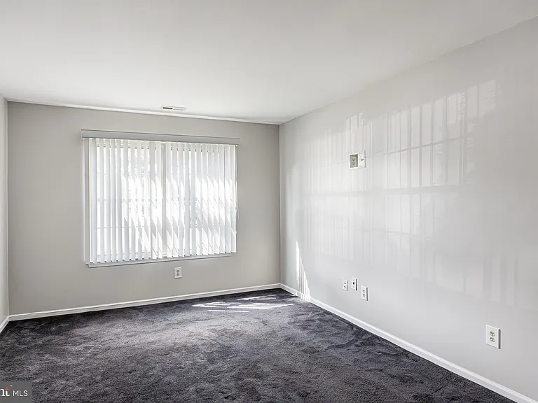 419 Atlanta Ct — Photo 19