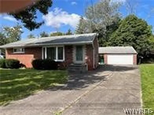 16 Deuro Dr, Niagara Falls, NY 14304