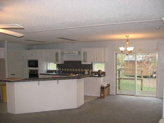 Kitchen/Front Room