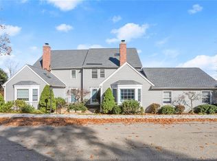 120 Prospect St APT 22, Ridgefield, CT 06877