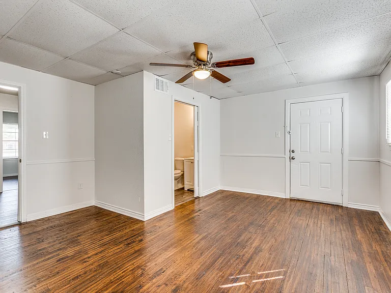 4256 Standish Rd — Photo 10