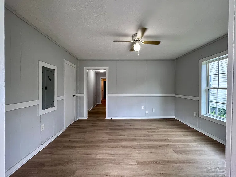 2415 A&b Maple Rd SE — Photo 8
