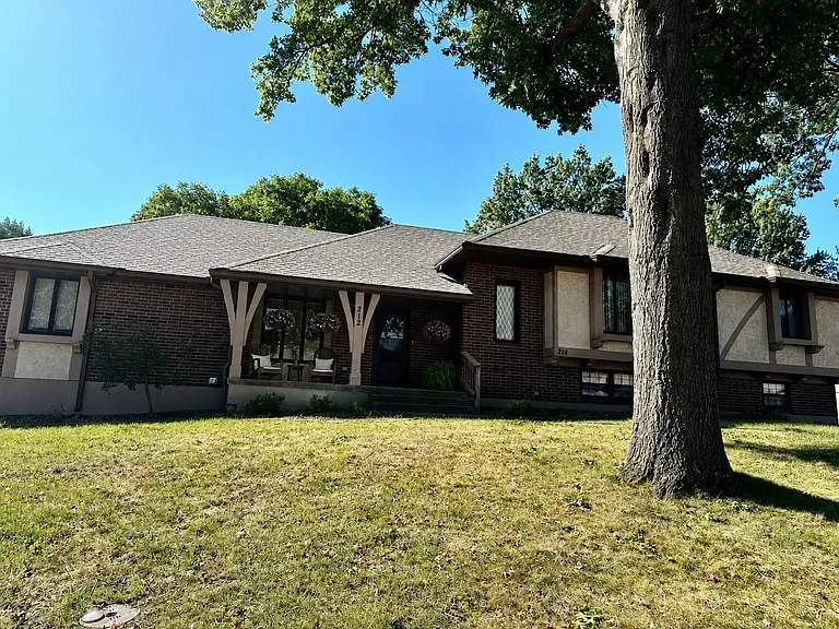 212 NW Highland Ln #212 — Photo 1