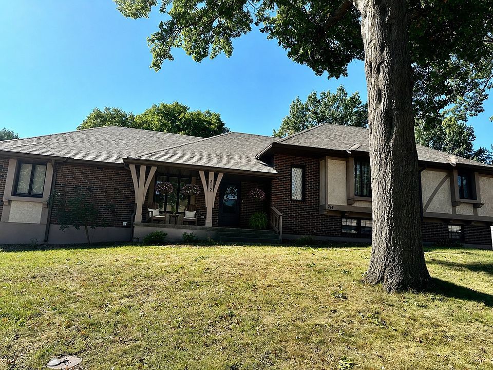 1st image of 212 NW Highland Ln #212