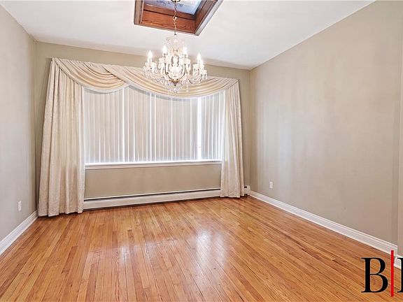 4th image of 1664 Hendrickson St