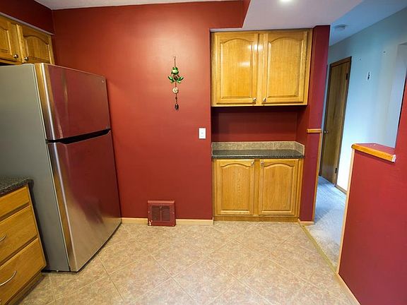 3rd image of 16116 Muskingum Blvd