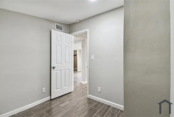 10625 Bay Hills Cir — Photo 16